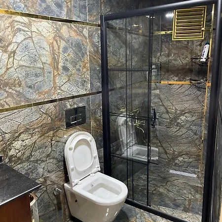 Apartman Fafsuitehome *